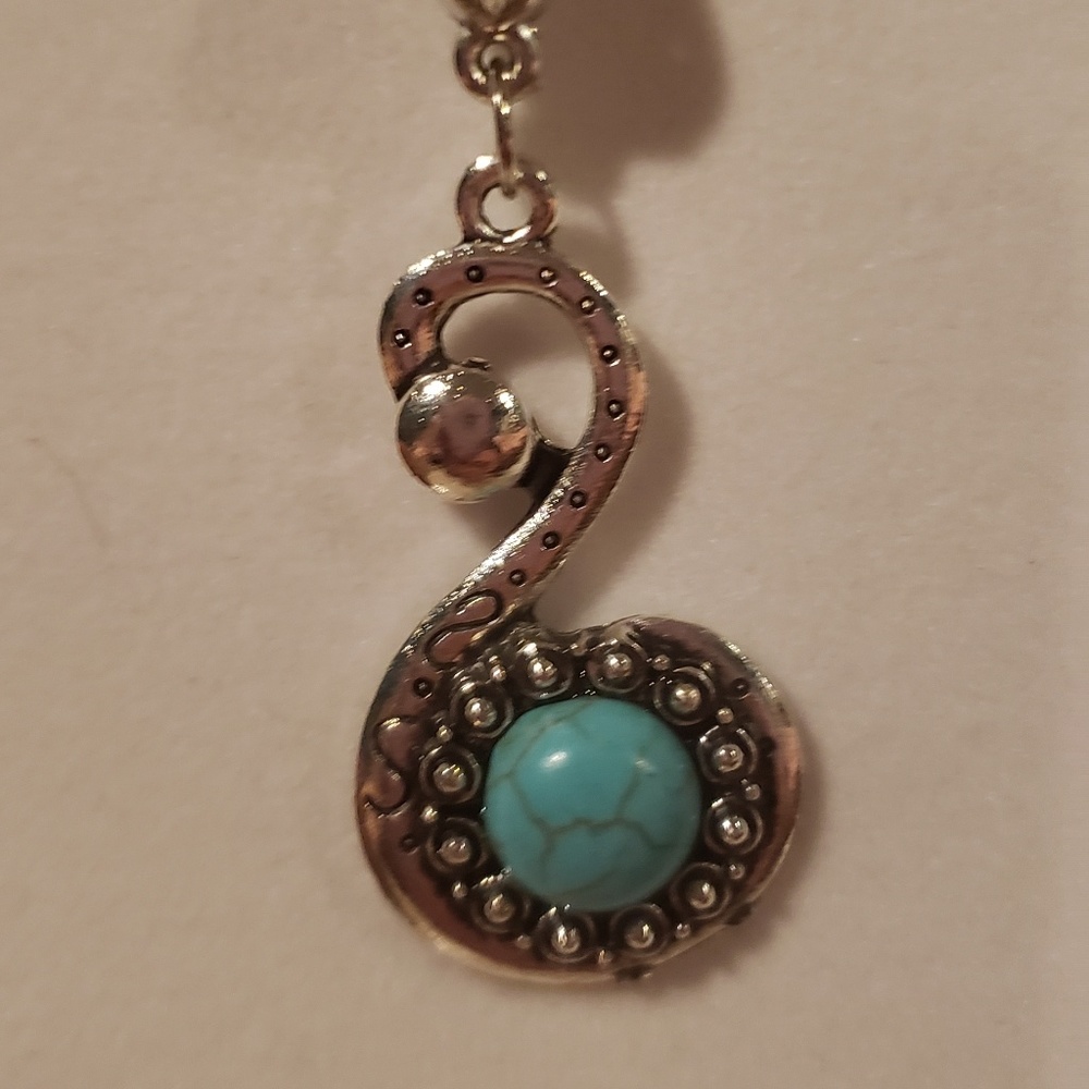 Torquoise neclace (buy 2  get a free gift